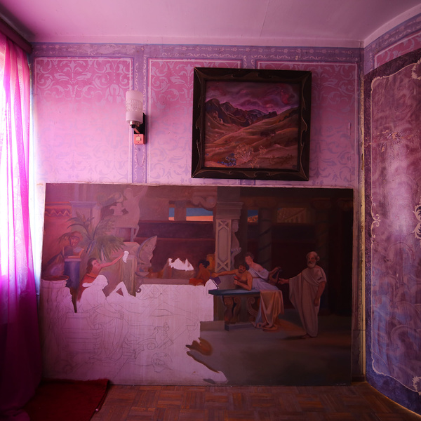 Дом художника: старая дача с разноцветными комнатами в Подмосковье